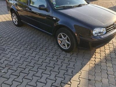 Second-hand VW Golf IV 115 CP (84 kW) 2005 Negru Break