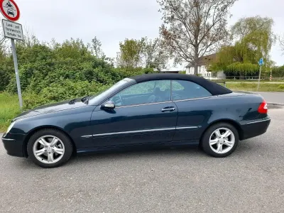 Gebraucht Mercedes CLK240 Avantgarde 170 PS (125 kW) 2004 Schwarz Cabrio
