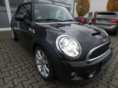 Gebraucht Mini Cooper SD Cabriolet 143 PS (105 kW) 2012 Iced chocolate metallic Cabrio