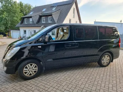 Gebraucht Hyundai H-1 175 PS (128 kW) 2016 Schwarz Van / Kleinbus