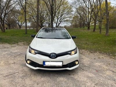 Gebraucht Toyota Auris Executive 136 PS (100 kW) 2017 Weiß Limousine