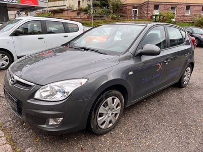 gebraucht Hyundai i30 Comfort*1,6*90KW*KLima*Servo*