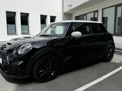 Gebraucht Mini John Cooper Works 178 PS (130 kW) 2021 Schwarz Kleinwagen