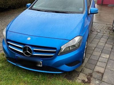 gebraucht Mercedes A180 BlueEFFICIENCY - metallic blau