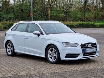 gebraucht Audi A3 Sportback 1.6 TDI Attraction *LED*NAVI*AHK*