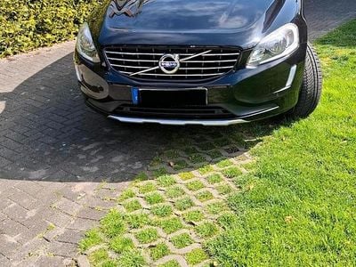 Usata Volvo XC60 Kinetic 139 CV (102 kW) 2014 Nero SUV