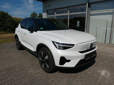 Weiß Gebraucht 2023 Volvo XC40 Plus SUV | 39.999 € (Fairer Preis)