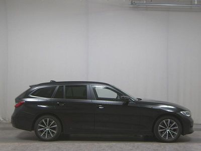 Schwarz Gebraucht 2021 BMW 320 Sport Line Kombi | 19.880 € (Superpreis)
