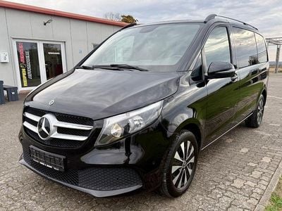 Mercedes V220