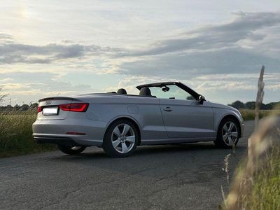 Grau Gebraucht 2015 Audi A3 Cabriolet Ambiente Cabrio | 18.499 € (Etwas zu teuer)