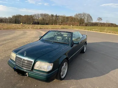 Gebraucht Mercedes E200 136 PS (100 kW) 1996 Grün Cabrio