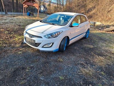 Gebraucht Hyundai i30 106 PS (77 kW) 2012 Weiß Limousine