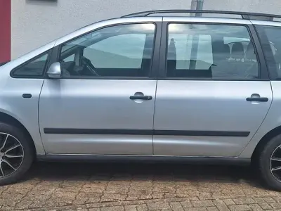 Gebraucht VW Sharan 131 PS (96 kW) 2005 Silber Van / Kleinbus