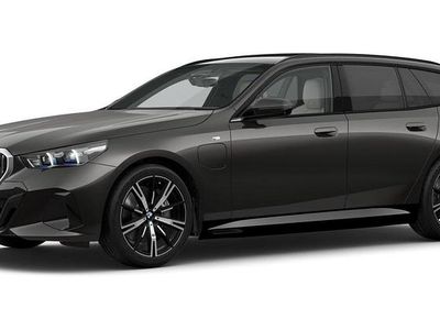 Usata BMW 550e Comfort Edition 489 CV (359 kW) 2025 Grigio Station wagon