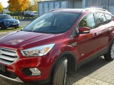 Gebraucht Ford Kuga Titanium 150 PS (110 kW) 2017 Rubyrotmetallic SUV