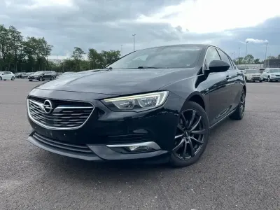 Gebraucht Opel Insignia Dynamic 165 PS (121 kW) 2017 Schwarz Limousine