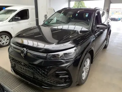 Gebraucht VW Tiguan Style 272 PS (200 kW) 2025 Grenadillschwarz metallic SUV