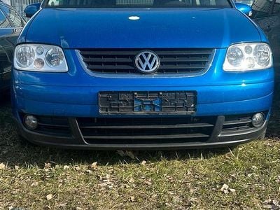 Second-hand VW Touran 102 CP (75 kW) 2004 Albastru Monovolum
