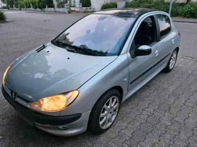 Gebraucht Peugeot 206 110 PS (80 kW) 2003 Silber Kleinwagen