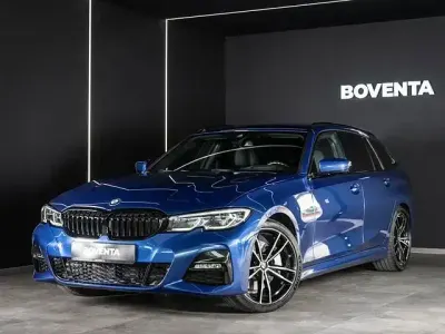 Gebraucht BMW 330 M Sport 300 PS (220 kW) 2021 Portimao blau metallic Kombi