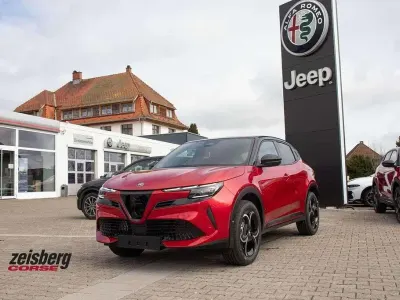Neu Alfa Romeo Junior Edizione Speciale 145 PS (106 kW) 2026 Rot SUV