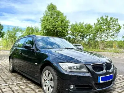 Gebraucht BMW 318 143 PS (105 kW) 2010 Schwarz Kombi