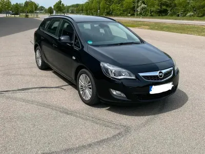 Używany Opel Astra 160 KM (117 kW) 2011 Czarny Kombi