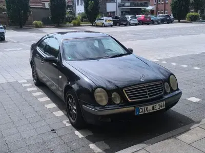 Gebraucht Mercedes CLK200 136 PS (100 kW) 1997 Schwarz Coupé
