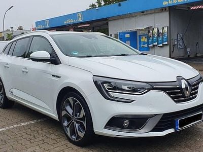 Gebraucht Renault Mégane GrandTour Bose Edition 140 PS (102 kW) 2019 Weiß Kombi