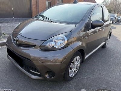 Gebraucht Toyota Aygo 68 PS (50 kW) 2012 Braun Kleinwagen