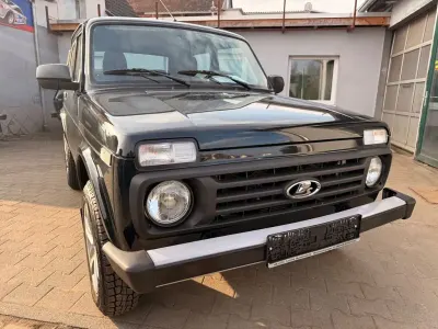 Neu Lada niva 83 PS (61 kW) 2026 Grün SUV