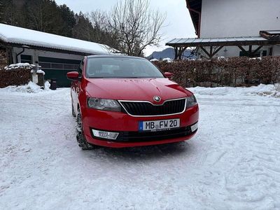 Usado Skoda Rapid Active 105 HP (77 kW) 2014 Vermelho Citadino