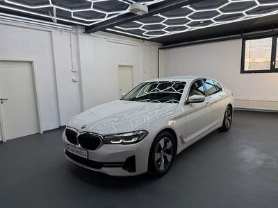 Gebraucht BMW 520 Performance 190 PS (139 kW) 2021 Mineralweiss metallic Limousine