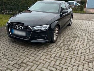 gebraucht Audi A3 Limousine / Automatik / Benziner / TFSI 1.0