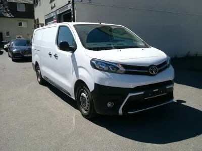 Usata Toyota Proace 144 CV (105 kW) 2022 Bianco Monovolume