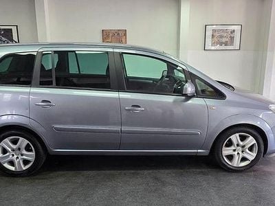 Gebraucht Opel Zafira Edition 140 PS (102 kW) 2009 Silber Van / Kleinbus