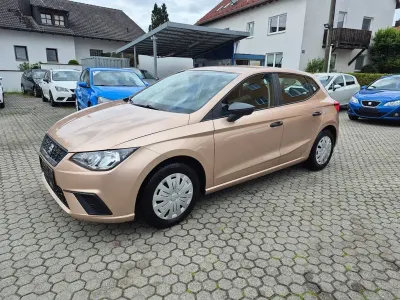 Gebraucht Seat Ibiza Reference 75 PS (55 kW) 2018 "mystic" magenta Kleinwagen