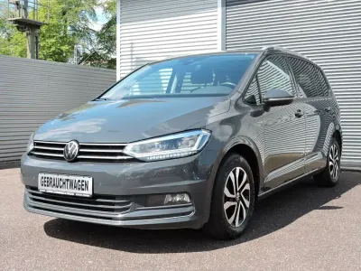 Gebraucht VW Touran Active 150 PS (110 kW) 2023 Grau Van / Kleinbus