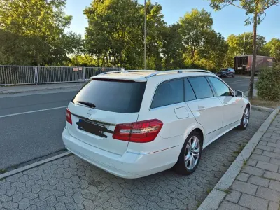 Gebraucht Mercedes 220 170 PS (125 kW) 2011 Weiß Limousine