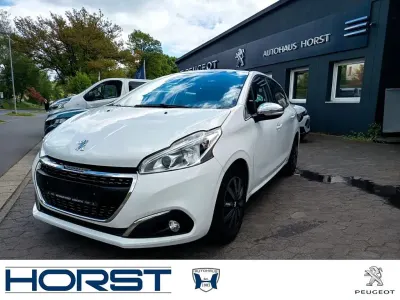 Gebraucht Peugeot 208 Allure 99 PS (72 kW) 2016 Lack weiss banquisedeckende lackierung Kleinwagen