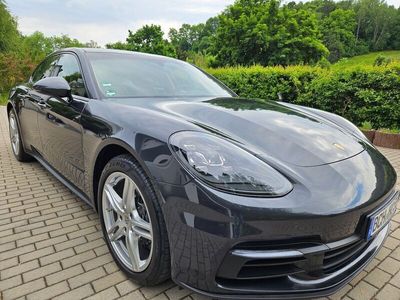 Porsche Panamera 4