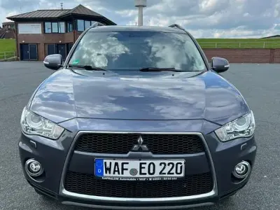 Gebraucht Mitsubishi Outlander 177 PS (130 kW) 2012 Grau SUV