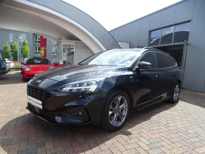 Gebraucht Ford Focus 150 PS (110 kW) 2021 Schwarz Limousine