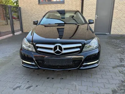 Gebraucht Mercedes C180 156 PS (114 kW) 2011 Schwarz Coupé