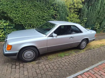 Gebraucht Mercedes 230 132 PS (97 kW) 1992 Schwarz Coupé