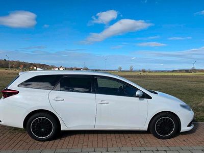 Gebraucht Toyota Auris 111 PS (81 kW) 2015 Weiß Kombi