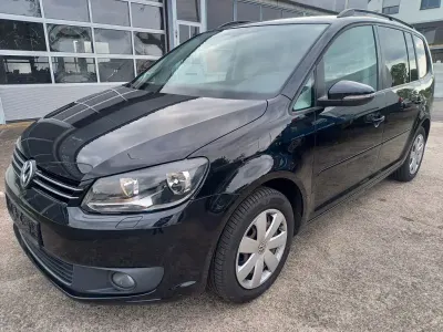 Gebraucht VW Touran Comfortline 105 PS (77 kW) 2014 Schwarz Van / Kleinbus