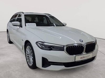 Alpinweiß Gebraucht 2022 BMW 530e Sport Line Kombi | 31.690 € (Superpreis)