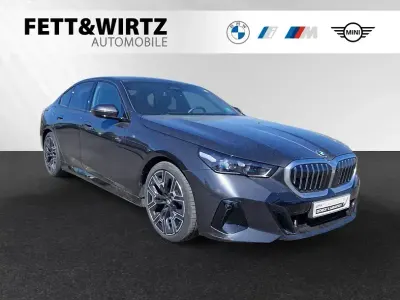 Gebraucht BMW 520 M Sport 197 PS (144 kW) 2025 Sophistograu brillanteffekt metallic Limousine