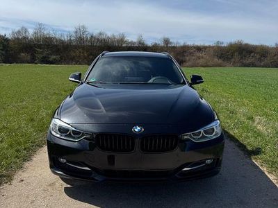 Gebraucht BMW 320 Sport Line 184 PS (135 kW) 2013 Schwarz Kombi